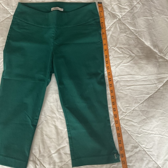 🆕 Ricki’s Sea Green Skinny Capri Pant - Picture 11 of 12